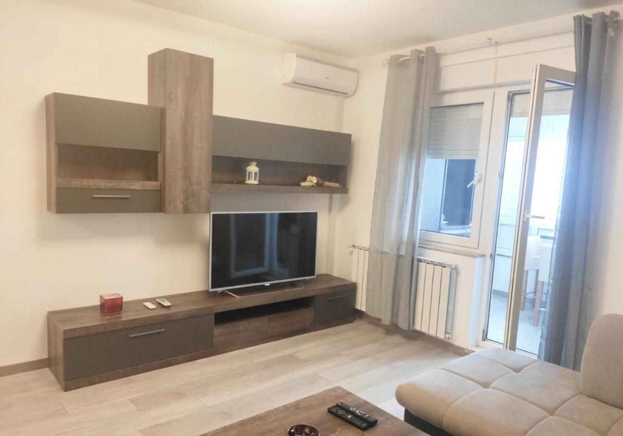Apartment Nevera Rijeka Exterior photo