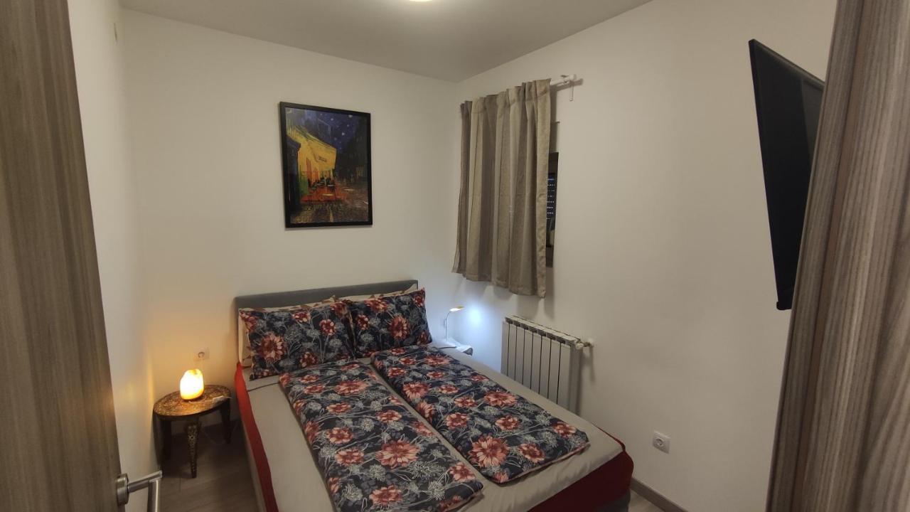 Apartment Nevera Rijeka Exterior photo